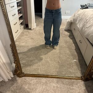 Hollister Women's Blue low rise Jeans